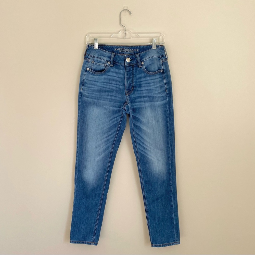 AMERICAN EAGLE Tomgirl Jeans - Dark Wash